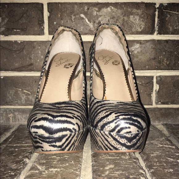 Victoria Secret Colin Stuart Platform Pumps - Picture 3 of 4